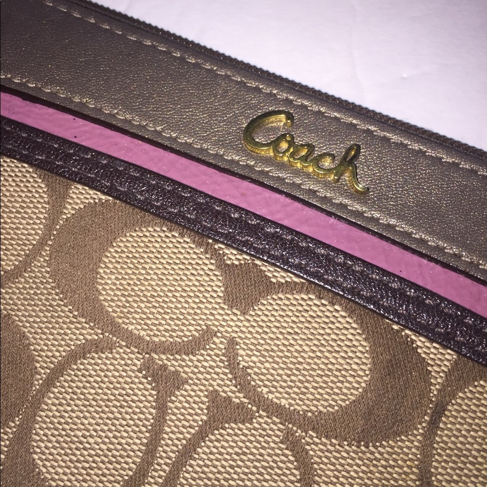 NWOT Brown Coach Wristlet - Picture 3 of 8